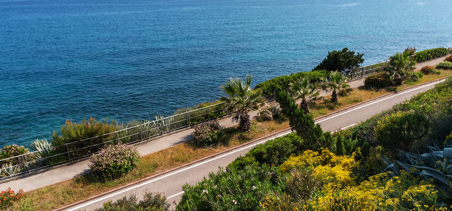 La Pista Ciclabile della Riviera dei Fiori (chiamato anche Il Parco Costiero del ponente) è una pista ciclabile che corre a picco sul mare per oltre 20 km